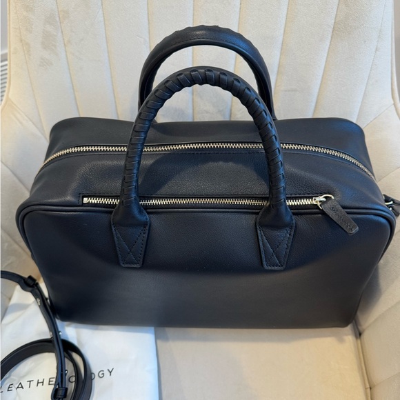 EUC LEATHEROLOGY PARKER SATCHEL BLACK - Picture 4 of 13